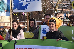 Bienenstreik zur aktuellen Stunde - Volksbegehren Artenvielfalt Maxmonument Mnchen am 05.02.2019