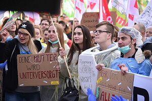 Warnstreik in der Tarifrunde fr die Landesbeschftigten - Demonstration und Kundgebung in Mnchen am 26.02.2019