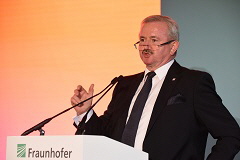 Festveranstaltung zum Grndungstag "70 Jahre Fraunhofer" mit Ministerprsident Dr. Markus Sder, Staatsminister Hubert Aiwanger, Bundesministerin fr Bildung und Forschung Anja Karliczek, Dr.-Ing. Reinhard Ploss (Vorstandsvorsitzender der Infineon Technologies AG), Prof. Dr.-Ing. Heinz Jrg Fuhrmann (Vorsitzender des Vorstandes der Salzgitter AG), sowie Fraunhofer-Prsident Prof. Dr.-Ing. Reimund Neugebauer. Mnchen am 26.03.2019